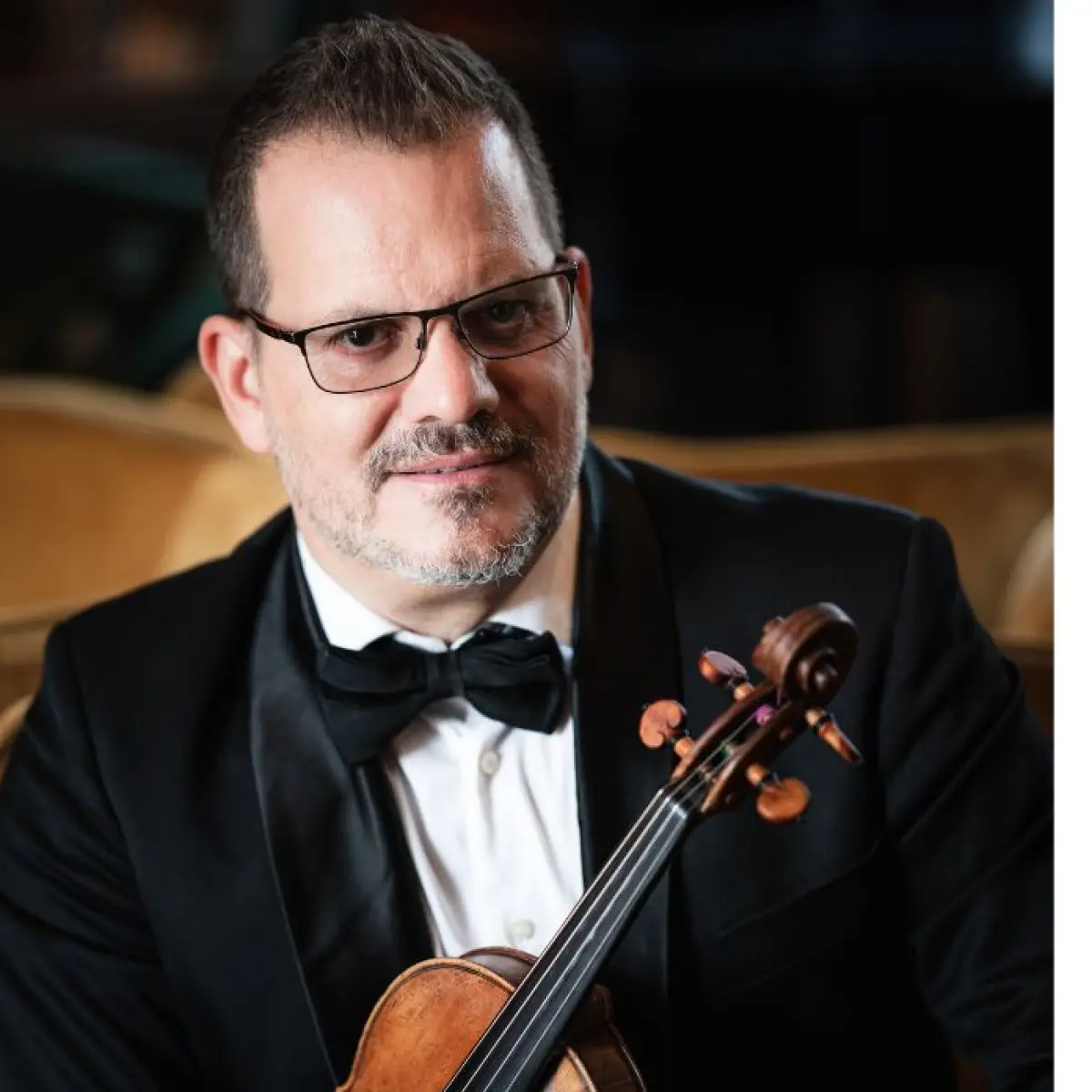 Hutás Gergely - hegedű, szólamvezető