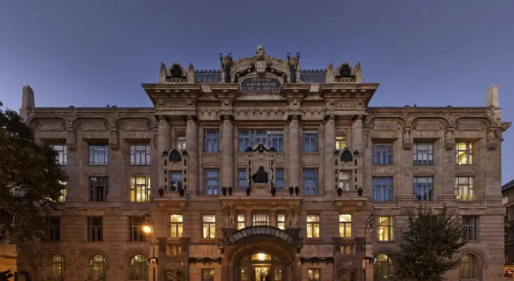 Siker – izgalom – hagyomány - változatosság